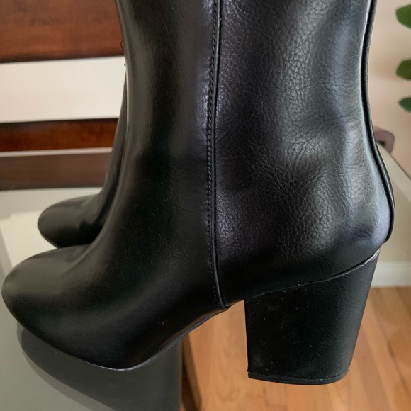 Forever 21 boots - Picture 3 of 4